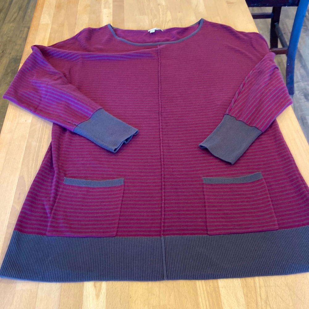 Halogen magenta & gray striped long sleeve crew neck sweater w/pockets. Large.